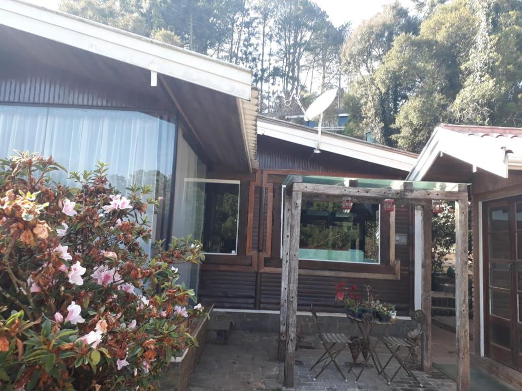 Villa Valentina Chales Com Lareira E Churrasqueira - Campos do Jordao — Fotos 1